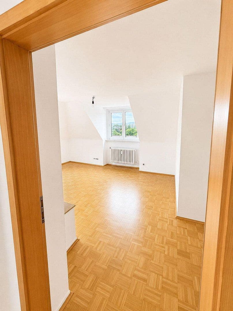 Pronájem bytu 2+1 78 m², Moltkestr. 1-5, Cáchy, Severní Porýní-Vestfálsko Pronájem bytu 2+1 78 m², Moltkestr. 1-5, Cáchy, Severní Porýní-Vestfálsko