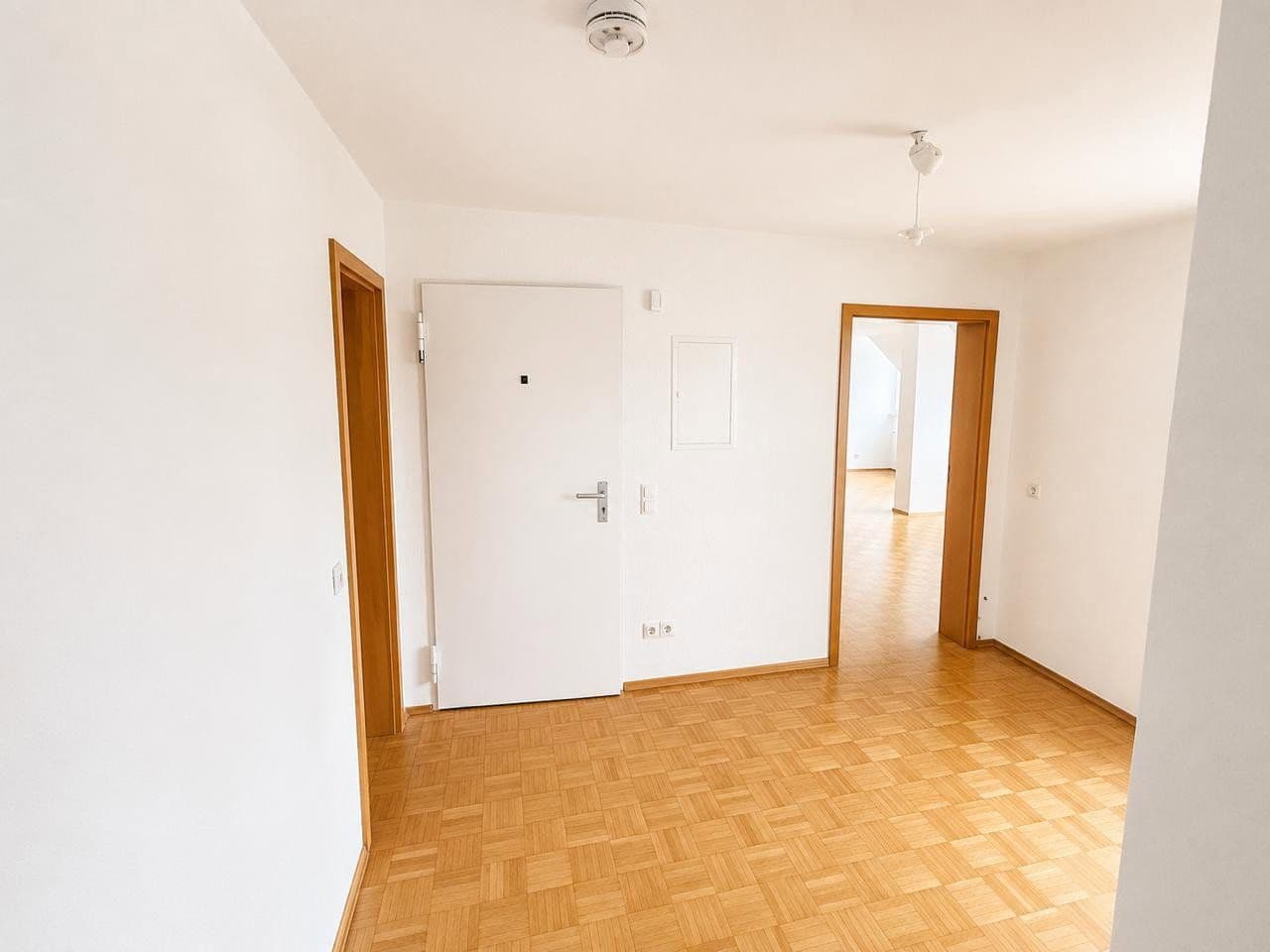 Pronájem bytu 2+1 78 m², Moltkestr. 1-5, Cáchy, Severní Porýní-Vestfálsko Pronájem bytu 2+1 78 m², Moltkestr. 1-5, Cáchy, Severní Porýní-Vestfálsko