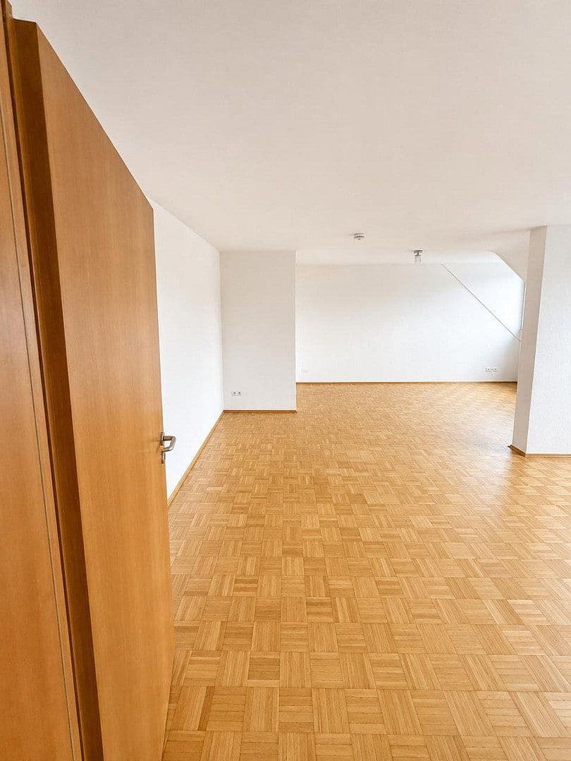 Pronájem bytu 2+1 78 m², Moltkestr. 1-5, Cáchy, Severní Porýní-Vestfálsko Pronájem bytu 2+1 78 m², Moltkestr. 1-5, Cáchy, Severní Porýní-Vestfálsko