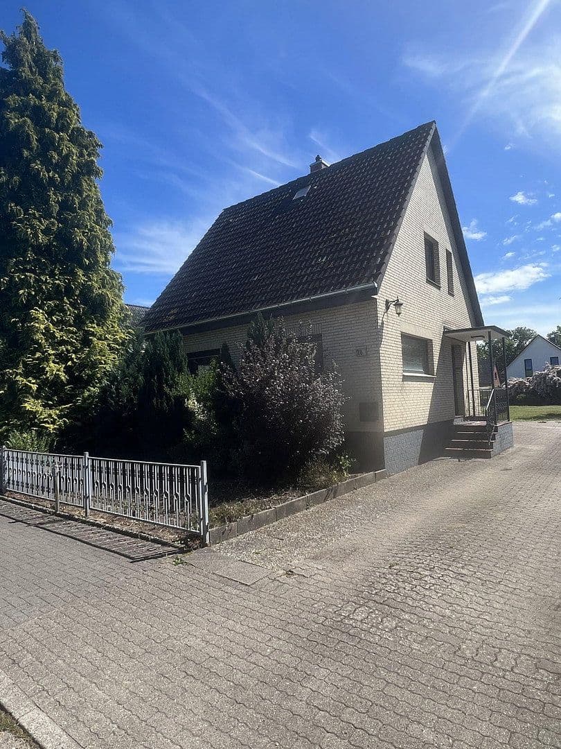 Prodej domu 87 m², pozemek 420 m², Norderstedt, Šlesvicko-Holštýnsko Prodej domu 87 m², pozemek 420 m², Norderstedt, Šlesvicko-Holštýnsko