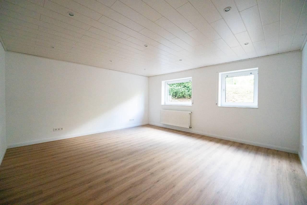 Prodej domu 275 m², pozemek 594 m², Steinwenden, Porýní-Falc Prodej domu 275 m², pozemek 594 m², Steinwenden, Porýní-Falc