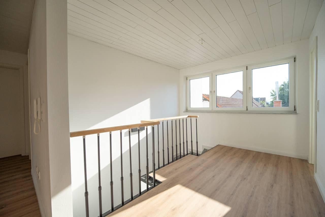 Prodej domu 275 m², pozemek 594 m², Steinwenden, Porýní-Falc Prodej domu 275 m², pozemek 594 m², Steinwenden, Porýní-Falc