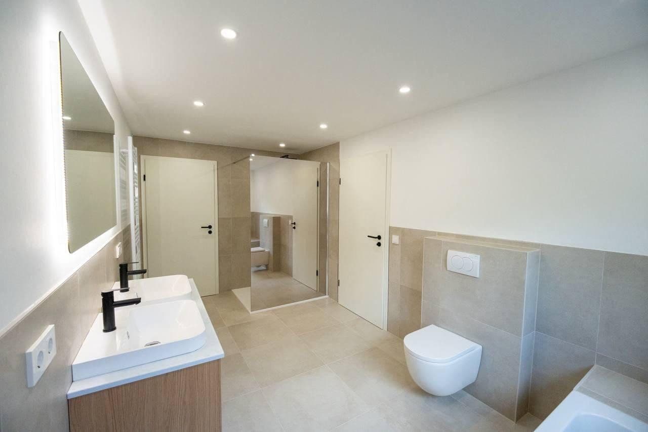 Prodej domu 275 m², pozemek 594 m², Steinwenden, Porýní-Falc Prodej domu 275 m², pozemek 594 m², Steinwenden, Porýní-Falc