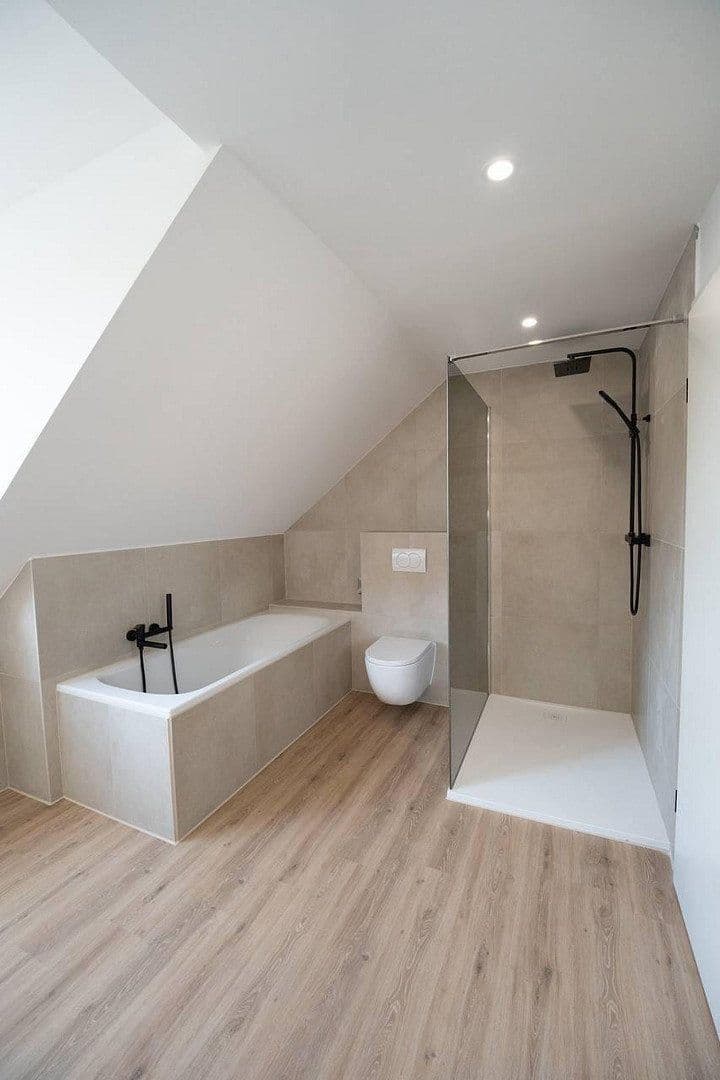 Prodej domu 275 m², pozemek 594 m², Steinwenden, Porýní-Falc Prodej domu 275 m², pozemek 594 m², Steinwenden, Porýní-Falc