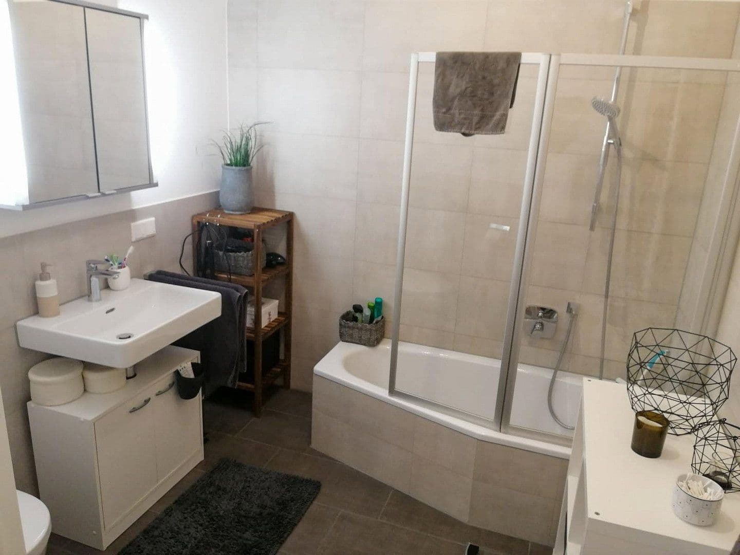 Pronájem bytu 2+1 60 m², Schönbrunner Str. 19 A, Landshut, Bavorsko Pronájem bytu 2+1 60 m², Schönbrunner Str. 19 A, Landshut, Bavorsko