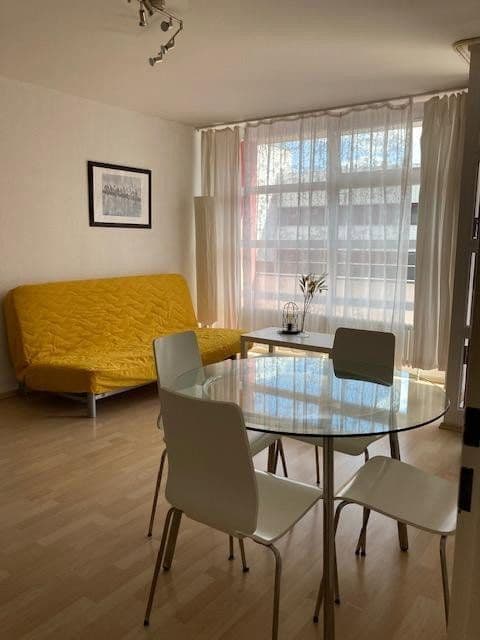 Pronájem bytu 1+1 43 m², Krumme Str. 75, Berlin, Berlín Pronájem bytu 1+1 43 m², Krumme Str. 75, Berlin, Berlín
