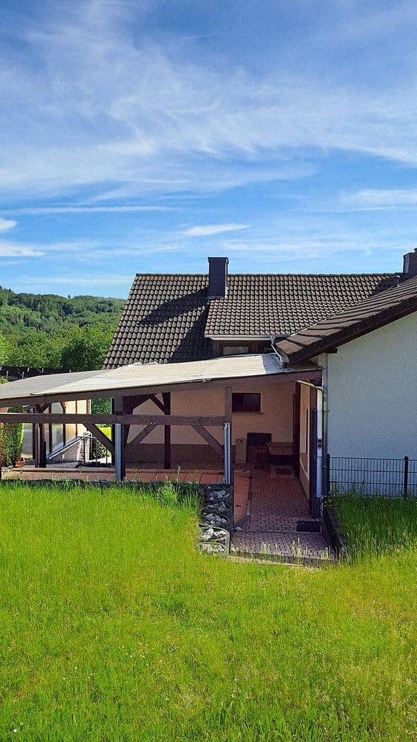 Prodej domu 300 m², pozemek 700 m², Bad Endbach, Hessen Prodej domu 300 m², pozemek 700 m², Bad Endbach, Hessen