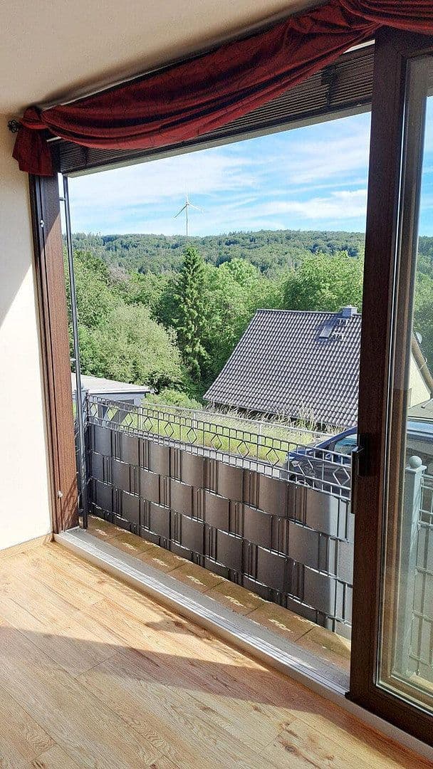 Prodej domu 300 m², pozemek 700 m², Bad Endbach, Hessen Prodej domu 300 m², pozemek 700 m², Bad Endbach, Hessen