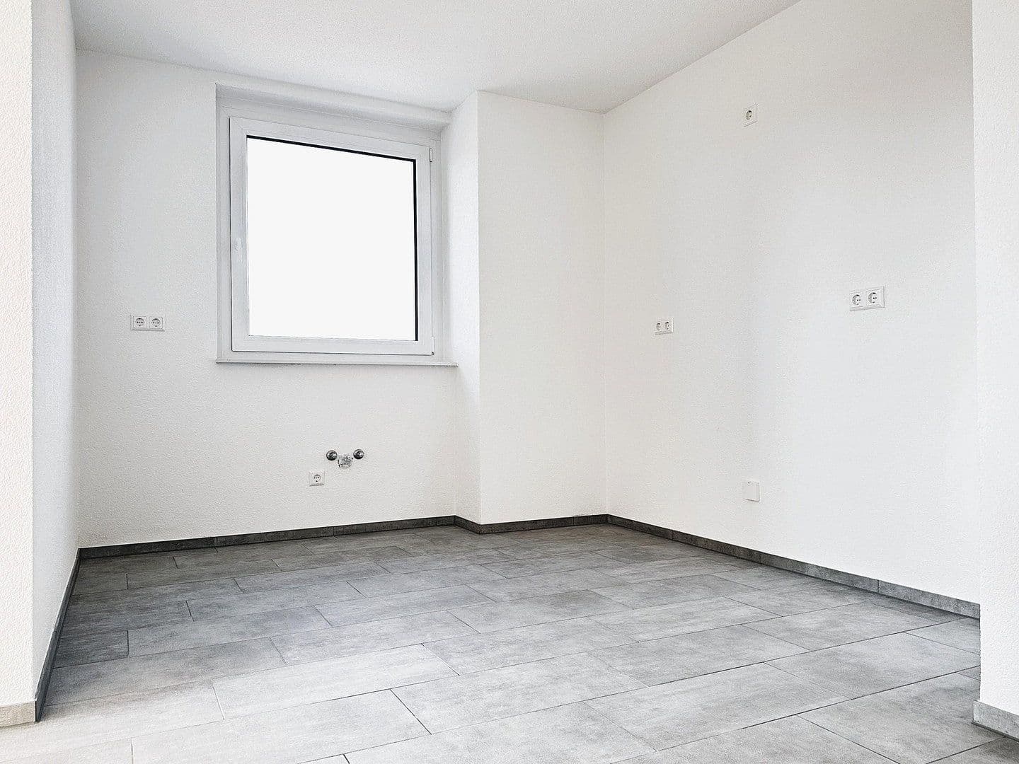 Pronájem bytu 2+kk 46 m², Fichtestr. 42, Singen (Hohentwiel), Bádensko-Württembersko Pronájem bytu 2+kk 46 m², Fichtestr. 42, Singen (Hohentwiel), Bádensko-Württembersko