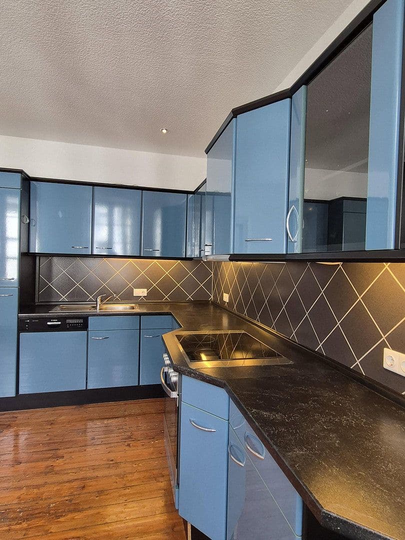 Prodej domu 316 m², pozemek 278 m², Krefeld, Severní Porýní-Vestfálsko Prodej domu 316 m², pozemek 278 m², Krefeld, Severní Porýní-Vestfálsko