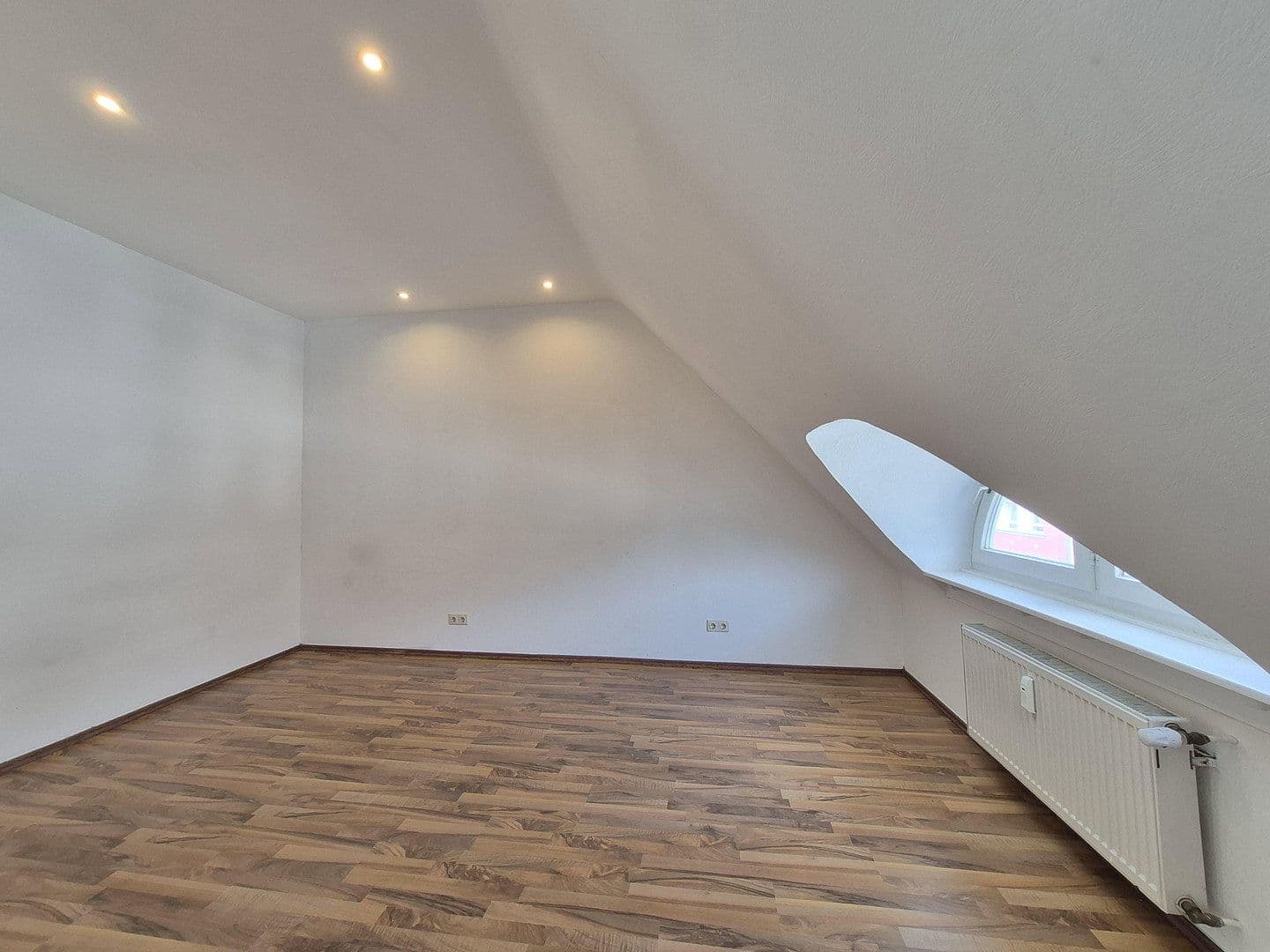 Prodej domu 316 m², pozemek 278 m², Krefeld, Severní Porýní-Vestfálsko Prodej domu 316 m², pozemek 278 m², Krefeld, Severní Porýní-Vestfálsko