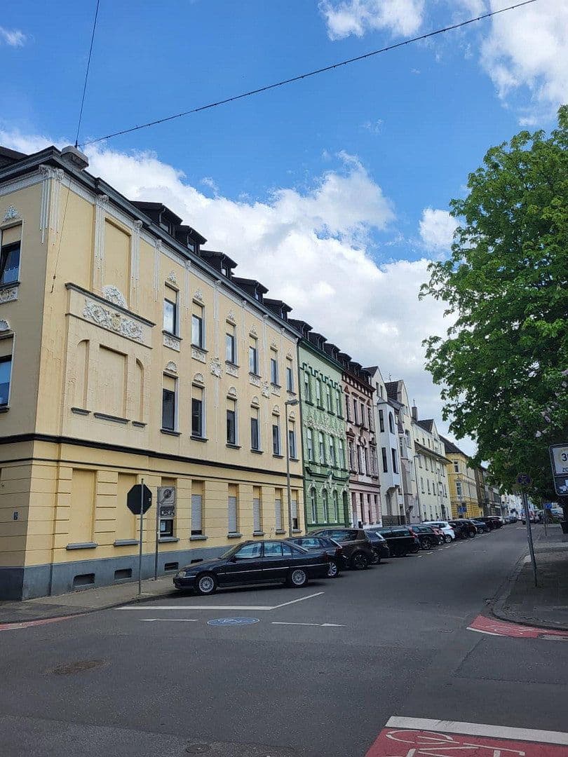 Prodej domu 316 m², pozemek 278 m², Krefeld, Severní Porýní-Vestfálsko Prodej domu 316 m², pozemek 278 m², Krefeld, Severní Porýní-Vestfálsko