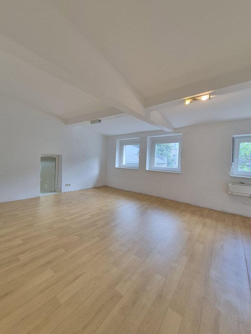 Prodej domu 316 m², pozemek 278 m², Krefeld, Severní Porýní-Vestfálsko Prodej domu 316 m², pozemek 278 m², Krefeld, Severní Porýní-Vestfálsko