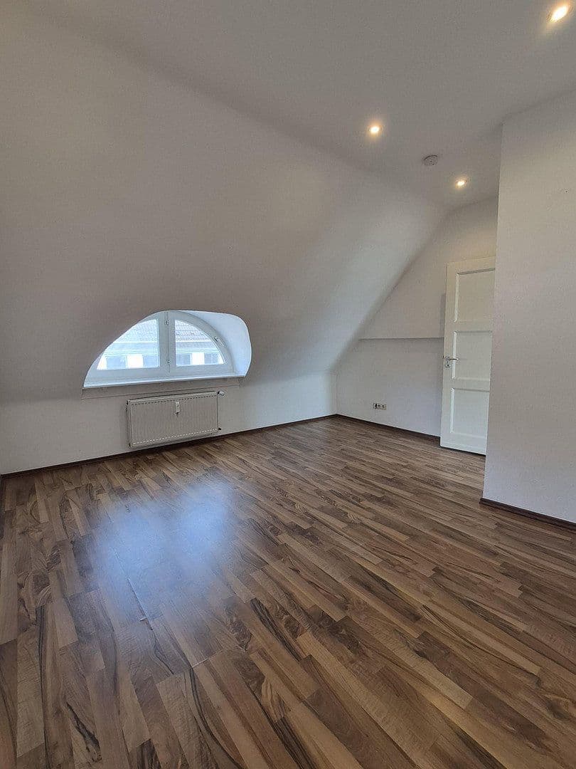 Prodej domu 316 m², pozemek 278 m², Krefeld, Severní Porýní-Vestfálsko Prodej domu 316 m², pozemek 278 m², Krefeld, Severní Porýní-Vestfálsko