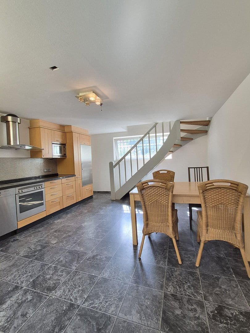 Prodej domu 316 m², pozemek 278 m², Krefeld, Severní Porýní-Vestfálsko Prodej domu 316 m², pozemek 278 m², Krefeld, Severní Porýní-Vestfálsko