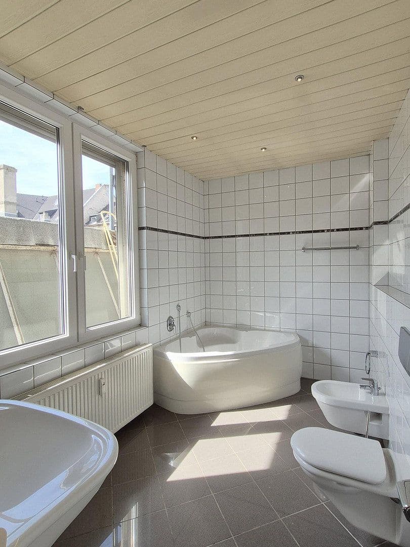Prodej domu 316 m², pozemek 278 m², Krefeld, Severní Porýní-Vestfálsko Prodej domu 316 m², pozemek 278 m², Krefeld, Severní Porýní-Vestfálsko