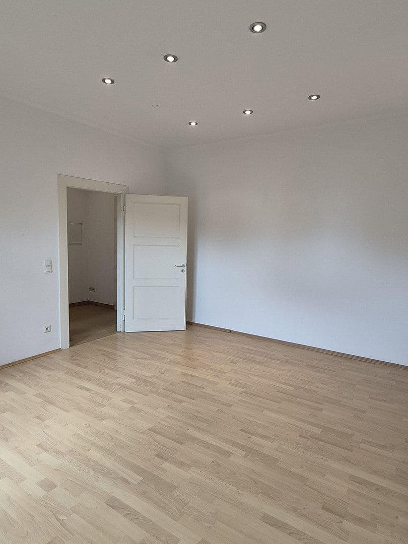 Prodej domu 316 m², pozemek 278 m², Krefeld, Severní Porýní-Vestfálsko Prodej domu 316 m², pozemek 278 m², Krefeld, Severní Porýní-Vestfálsko