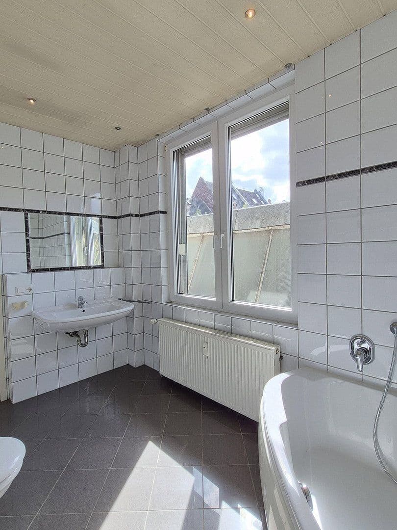 Prodej domu 316 m², pozemek 278 m², Krefeld, Severní Porýní-Vestfálsko Prodej domu 316 m², pozemek 278 m², Krefeld, Severní Porýní-Vestfálsko