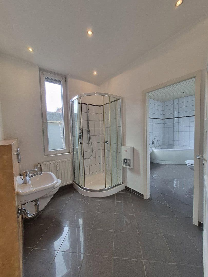Prodej domu 316 m², pozemek 278 m², Krefeld, Severní Porýní-Vestfálsko Prodej domu 316 m², pozemek 278 m², Krefeld, Severní Porýní-Vestfálsko