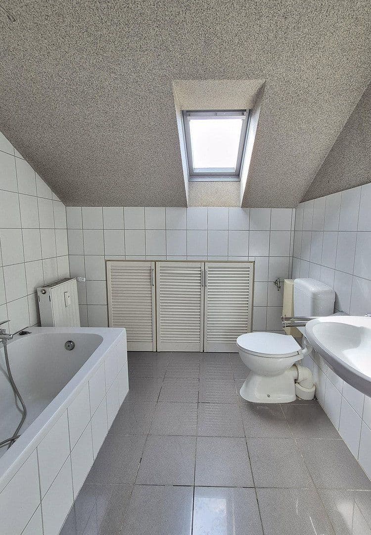 Prodej domu 316 m², pozemek 278 m², Krefeld, Severní Porýní-Vestfálsko Prodej domu 316 m², pozemek 278 m², Krefeld, Severní Porýní-Vestfálsko