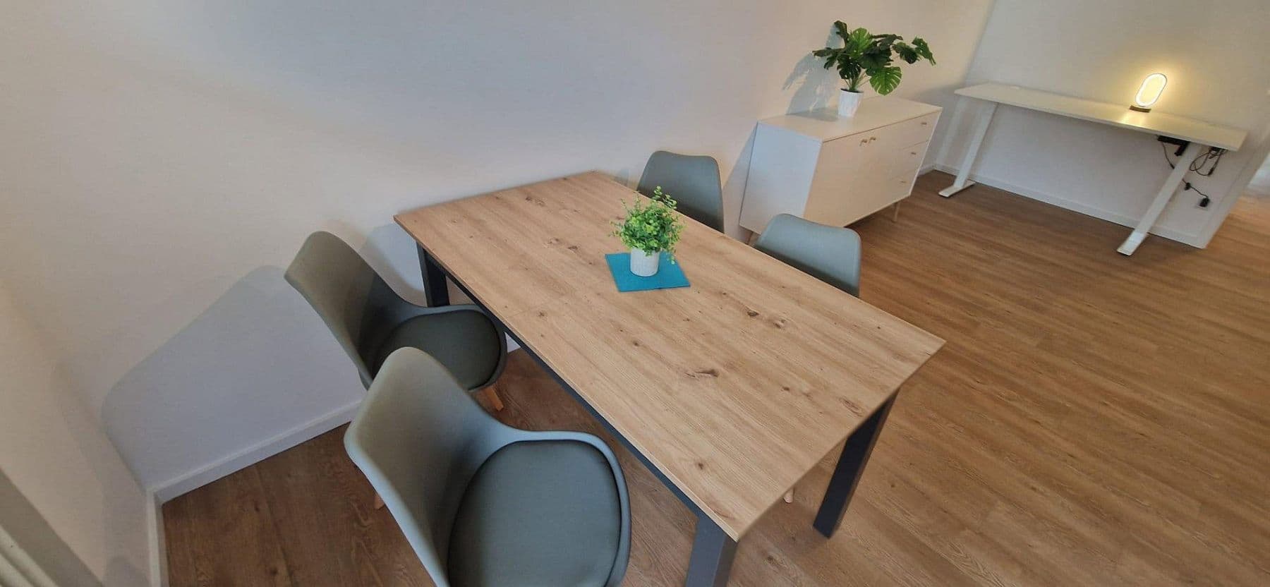 Pronájem bytu 2+kk 55 m², Emilienstr. 6, Nürnberg, Bavorsko Pronájem bytu 2+kk 55 m², Emilienstr. 6, Nürnberg, Bavorsko