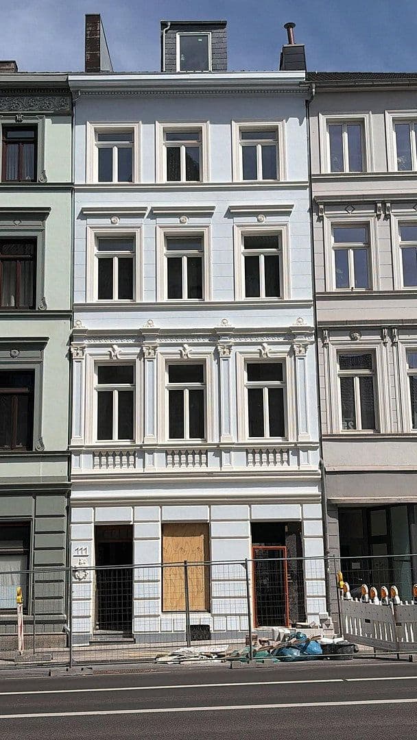 Pronájem bytu 3+1 85 m², Adalbertsteinweg 111, Cáchy, Severní Porýní-Vestfálsko Pronájem bytu 3+1 85 m², Adalbertsteinweg 111, Cáchy, Severní Porýní-Vestfálsko