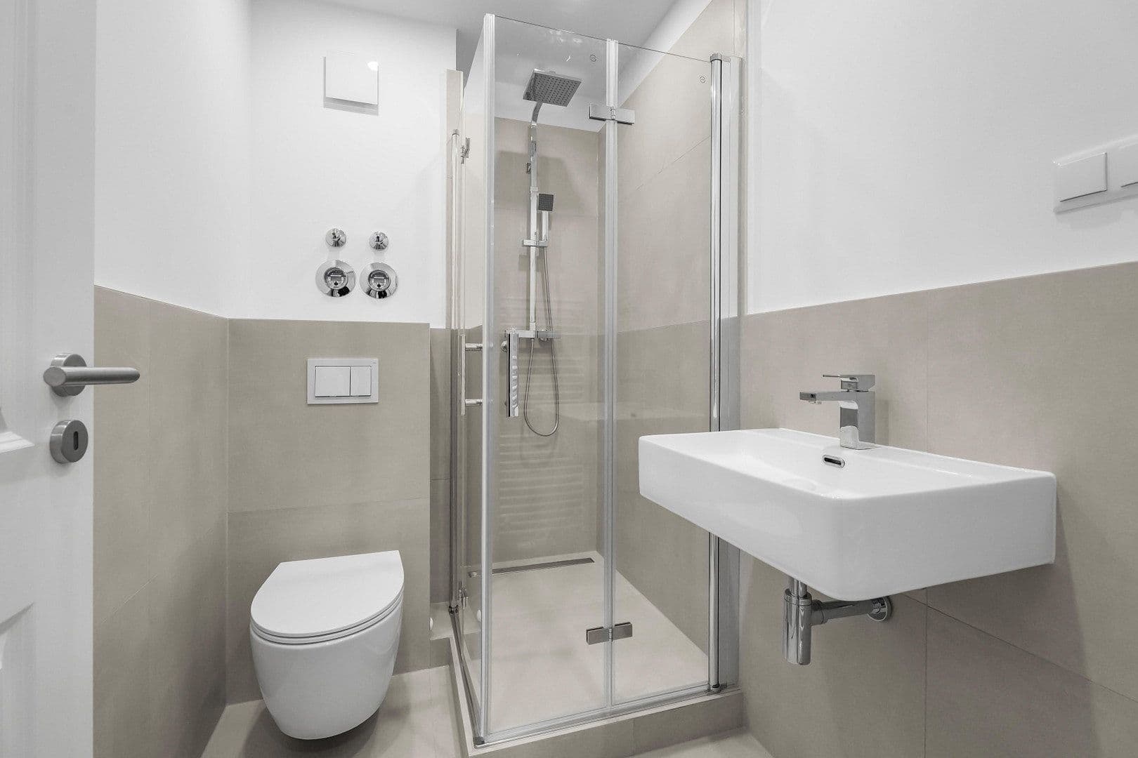 Pronájem bytu 2+1 56 m², Berliner Straße 11, Hannover, Dolní Sasko Pronájem bytu 2+1 56 m², Berliner Straße 11, Hannover, Dolní Sasko