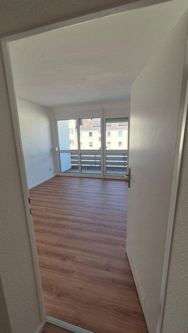 Pronájem bytu 3+1 74 m², Von-der-Tann-Straße 139, Nürnberg, Bavorsko Pronájem bytu 3+1 74 m², Von-der-Tann-Straße 139, Nürnberg, Bavorsko