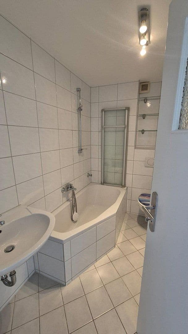 Pronájem bytu 3+1 74 m², Von-der-Tann-Straße 139, Nürnberg, Bavorsko Pronájem bytu 3+1 74 m², Von-der-Tann-Straße 139, Nürnberg, Bavorsko