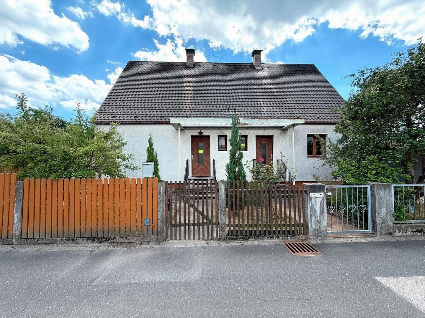Prodej domu 204 m², pozemek 629 m², Erlenweg 1, Feucht, Bavorsko Prodej domu 204 m², pozemek 629 m², Erlenweg 1, Feucht, Bavorsko