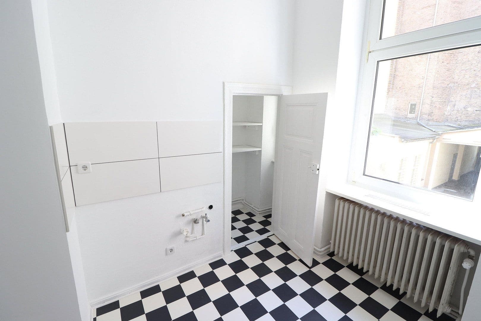 Pronájem bytu 2+1 62 m², Antwerpener Str. 00, Berlin, Berlín Pronájem bytu 2+1 62 m², Antwerpener Str. 00, Berlin, Berlín
