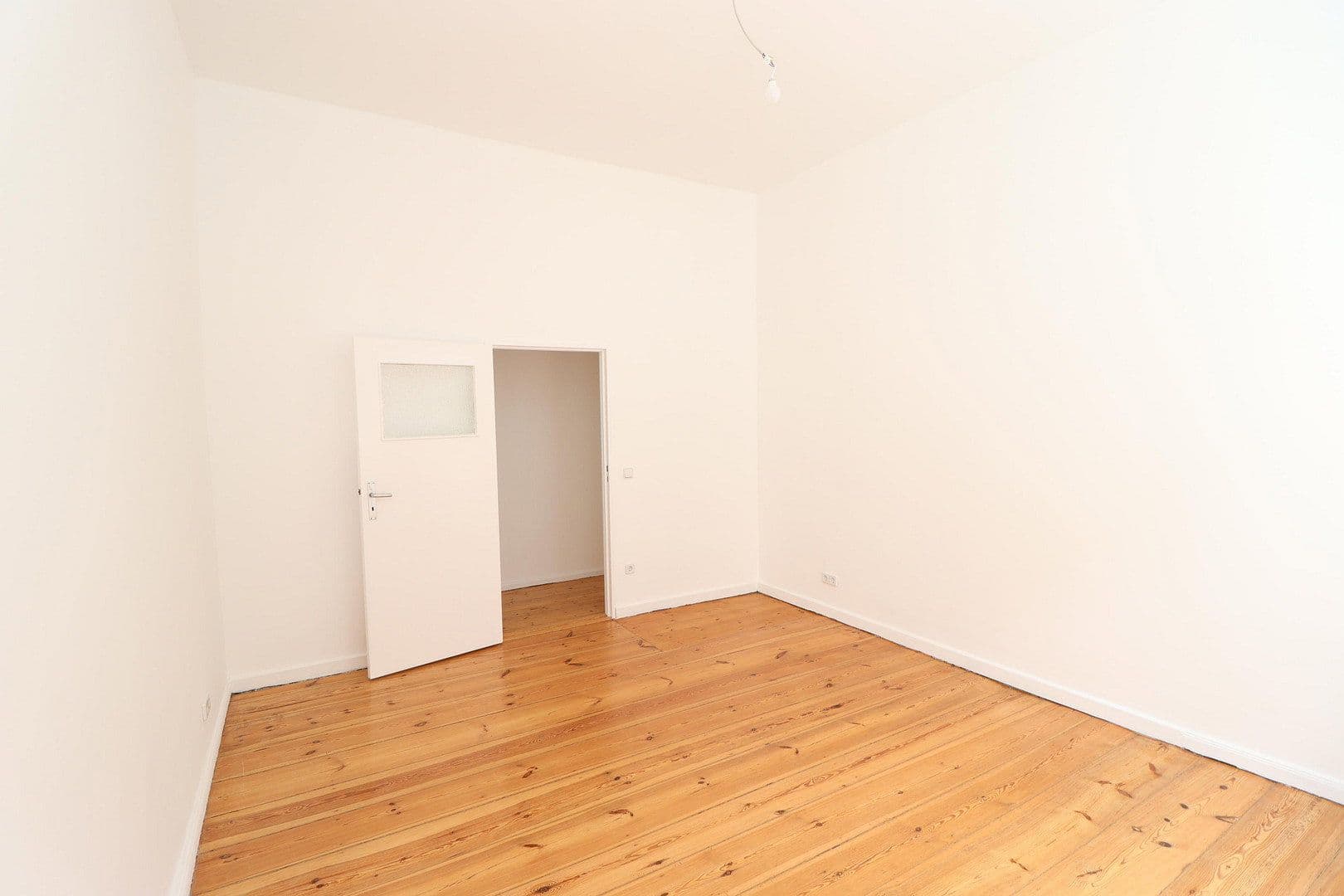 Pronájem bytu 2+1 62 m², Antwerpener Str. 00, Berlin, Berlín Pronájem bytu 2+1 62 m², Antwerpener Str. 00, Berlin, Berlín