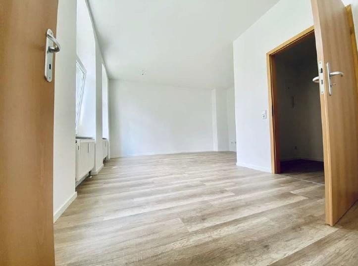 Pronájem bytu 1+1 38 m², Inselstraße 14, Chemnitz, Sasko Pronájem bytu 1+1 38 m², Inselstraße 14, Chemnitz, Sasko