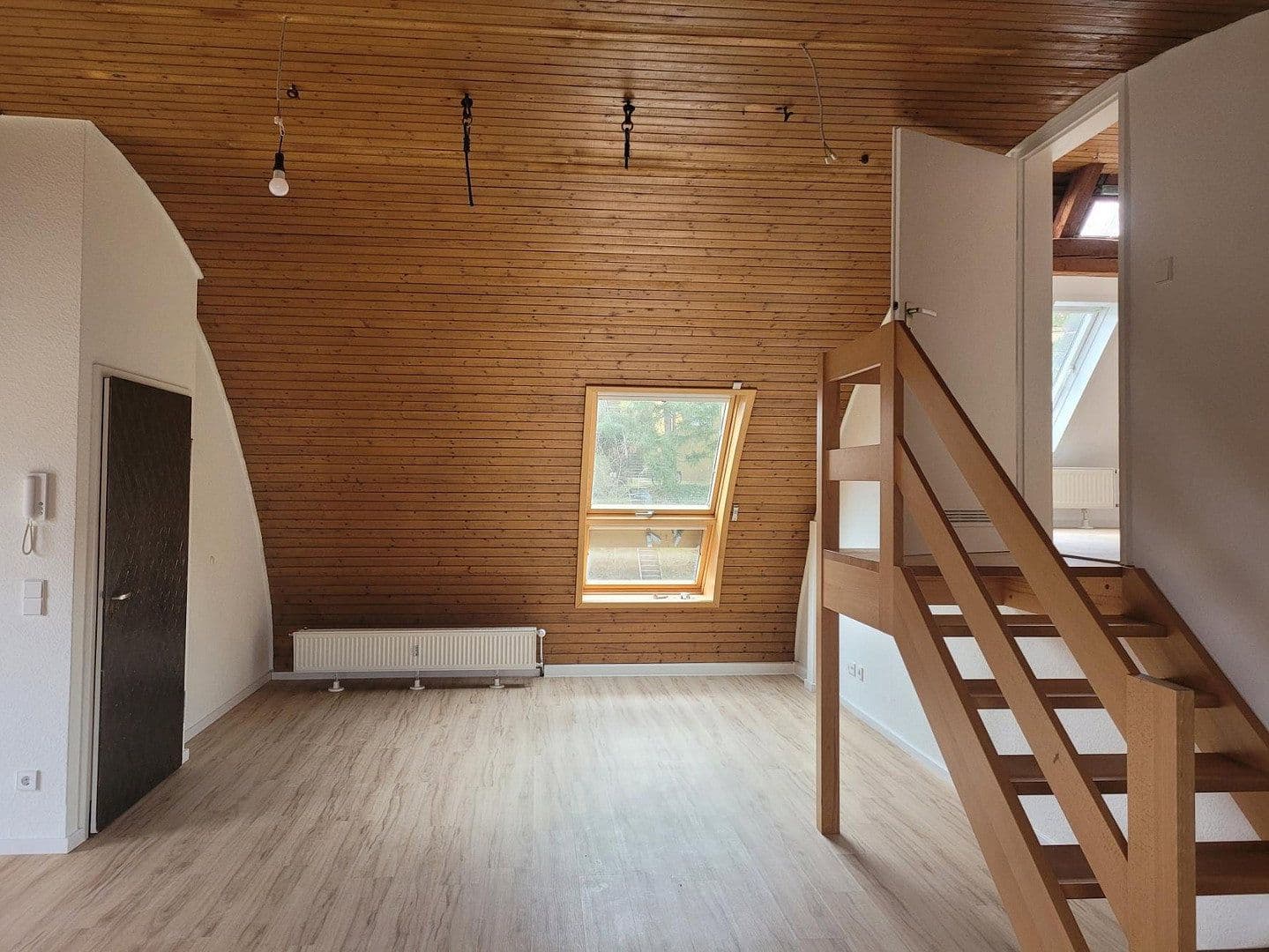 Pronájem domu 280 m², pozemek 260 m², Stuttgart, Bádensko-Württembersko Pronájem domu 280 m², pozemek 260 m², Stuttgart, Bádensko-Württembersko