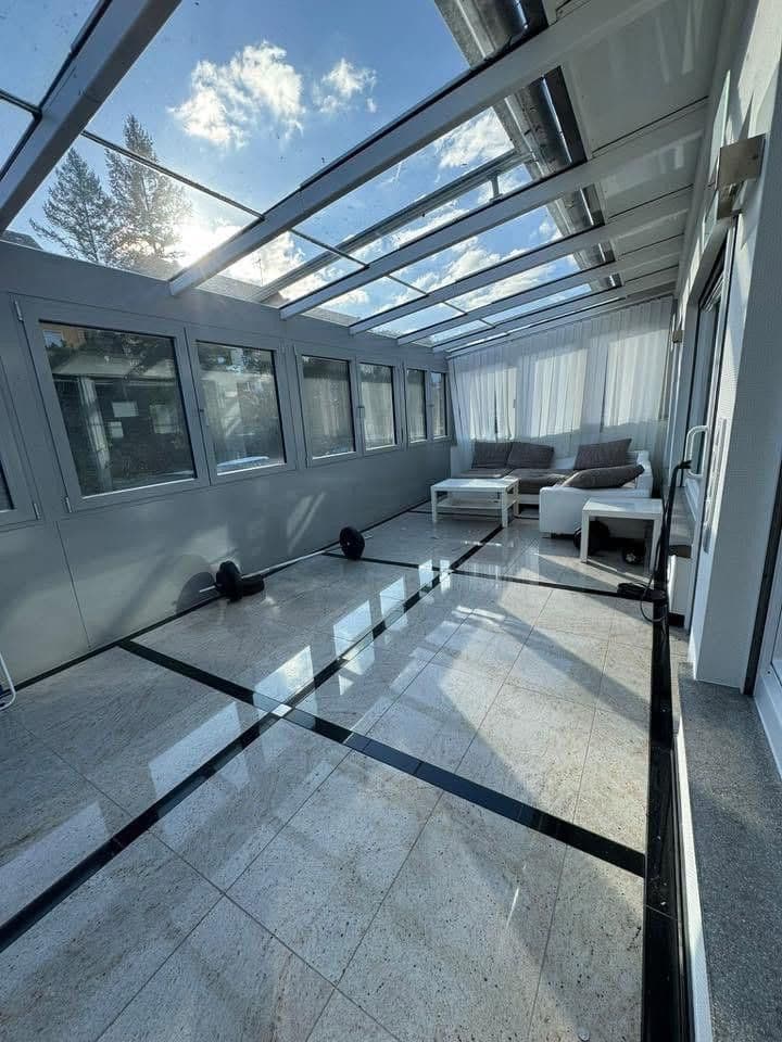 Pronájem domu 280 m², pozemek 260 m², Stuttgart, Bádensko-Württembersko Pronájem domu 280 m², pozemek 260 m², Stuttgart, Bádensko-Württembersko