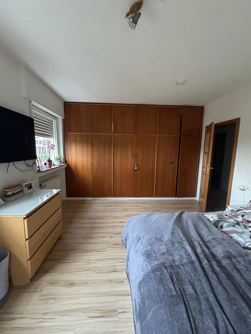 Pronájem domu 280 m², pozemek 260 m², Stuttgart, Bádensko-Württembersko Pronájem domu 280 m², pozemek 260 m², Stuttgart, Bádensko-Württembersko