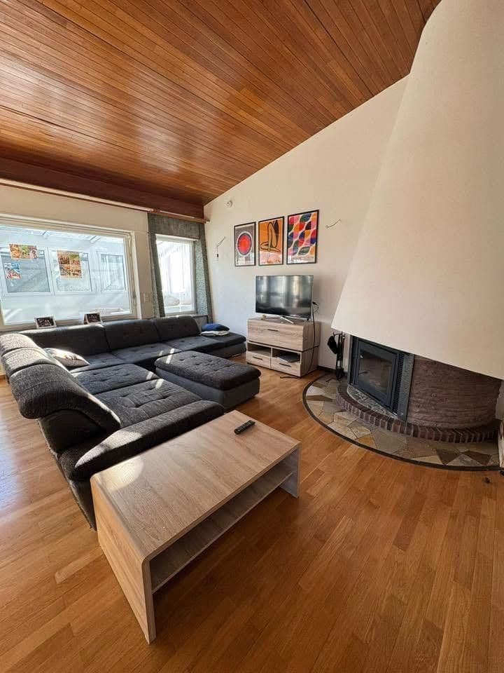 Pronájem domu 280 m², pozemek 260 m², Stuttgart, Bádensko-Württembersko Pronájem domu 280 m², pozemek 260 m², Stuttgart, Bádensko-Württembersko