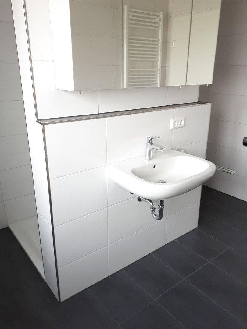 Pronájem domu 155 m², pozemek 418 m², Eutingen im Gäu, Bádensko-Württembersko Pronájem domu 155 m², pozemek 418 m², Eutingen im Gäu, Bádensko-Württembersko
