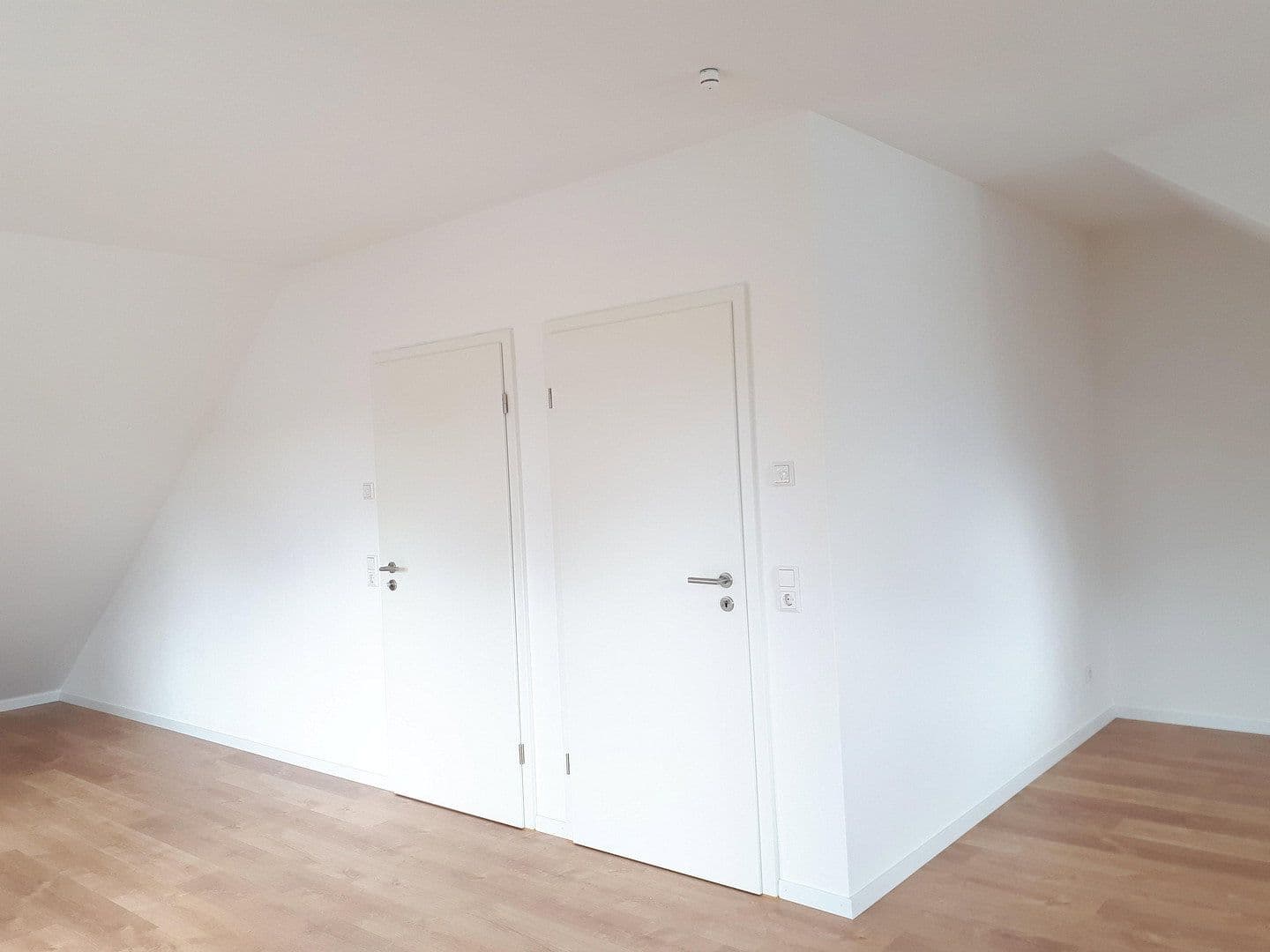 Pronájem domu 155 m², pozemek 418 m², Eutingen im Gäu, Bádensko-Württembersko Pronájem domu 155 m², pozemek 418 m², Eutingen im Gäu, Bádensko-Württembersko