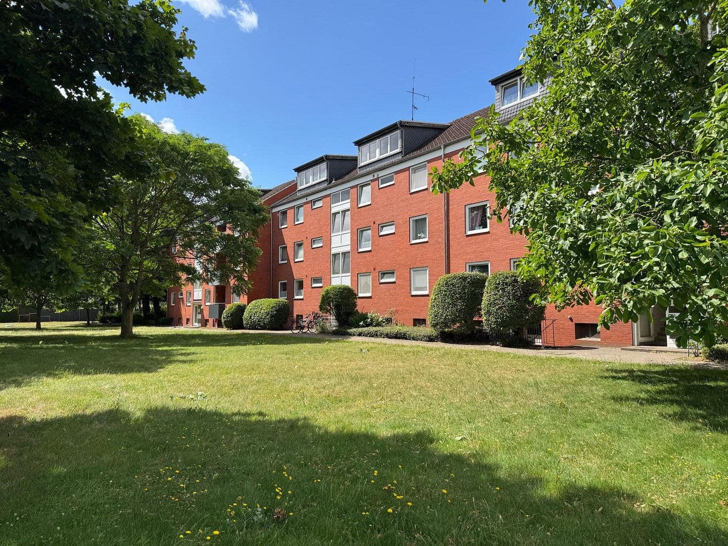 Prodej bytu 2+1 56 m², Buchenstraße 62, Sulingen, Dolní Sasko Prodej bytu 2+1 56 m², Buchenstraße 62, Sulingen, Dolní Sasko