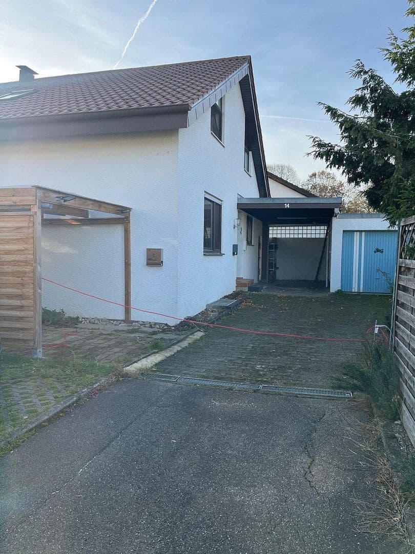 Prodej domu 226 m², pozemek 431 m², Hattenhofen, Bádensko-Württembersko Prodej domu 226 m², pozemek 431 m², Hattenhofen, Bádensko-Württembersko