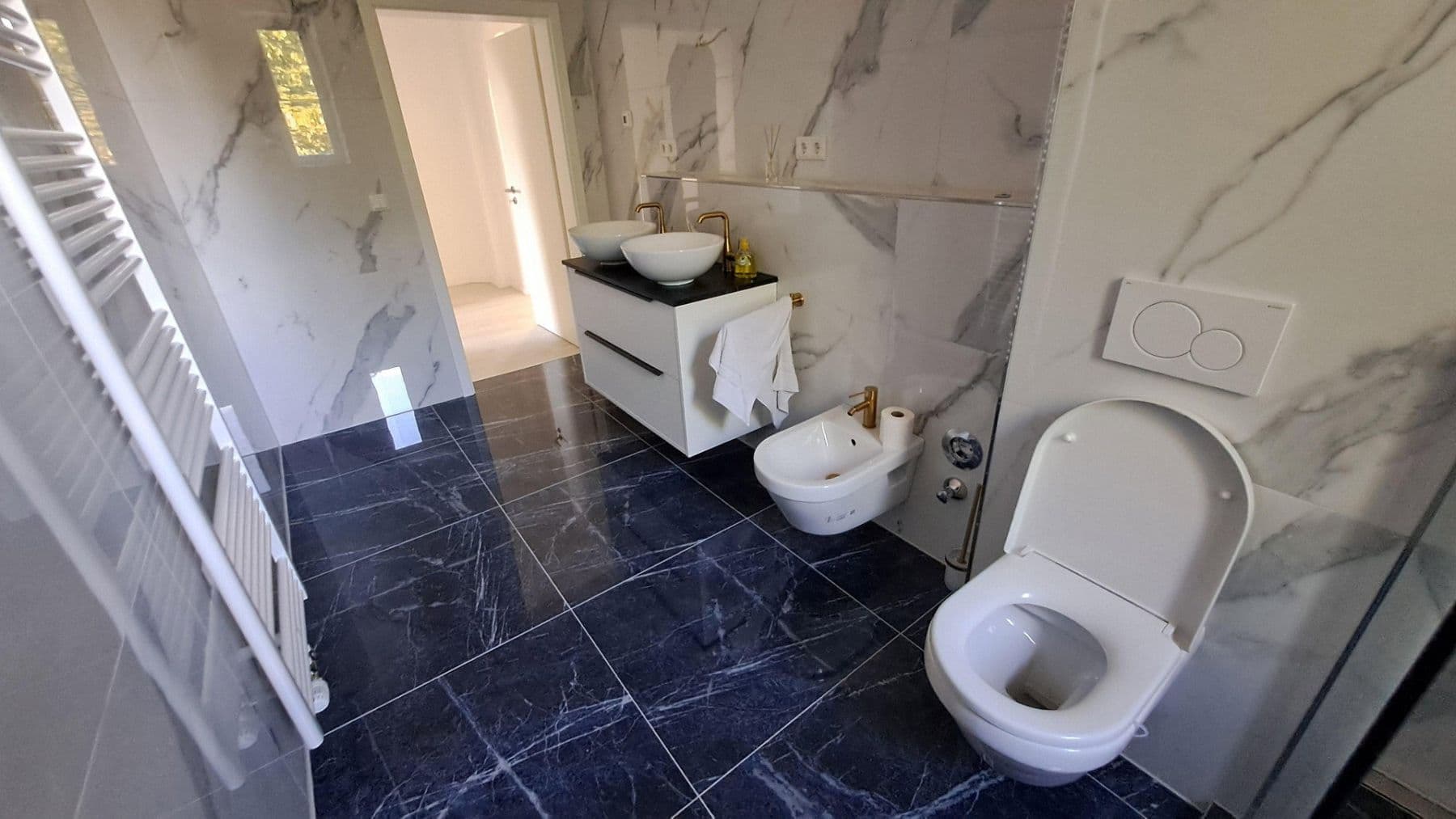 Prodej bytu 6+1 134 m², Velbert, Severní Porýní-Vestfálsko Prodej bytu 6+1 134 m², Velbert, Severní Porýní-Vestfálsko