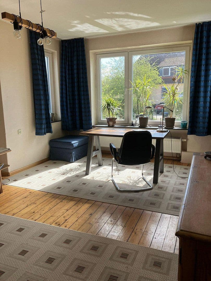Prodej domu 213 m², pozemek 5.000 m², Garbsen, Dolní Sasko Prodej domu 213 m², pozemek 5.000 m², Garbsen, Dolní Sasko