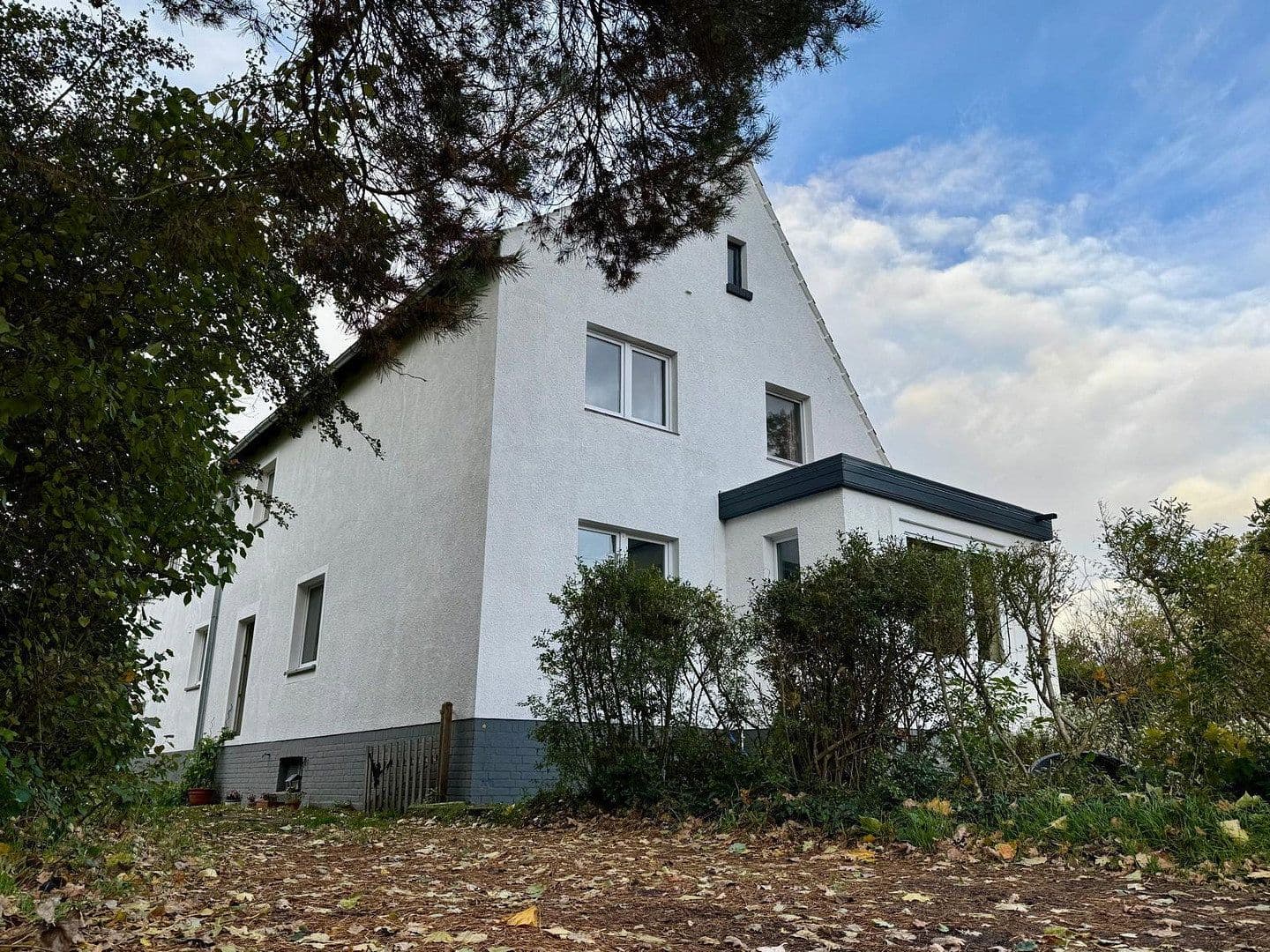 Prodej domu 213 m², pozemek 5.000 m², Garbsen, Dolní Sasko Prodej domu 213 m², pozemek 5.000 m², Garbsen, Dolní Sasko