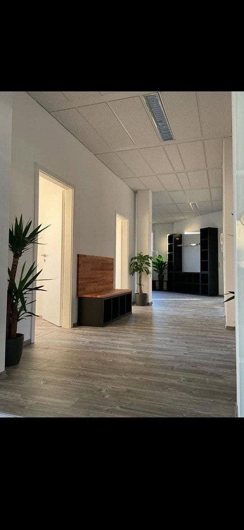 Pronájem kanceláře 217 m², Freiberg am Neckar, Bádensko-Württembersko Pronájem kanceláře 217 m², Freiberg am Neckar, Bádensko-Württembersko