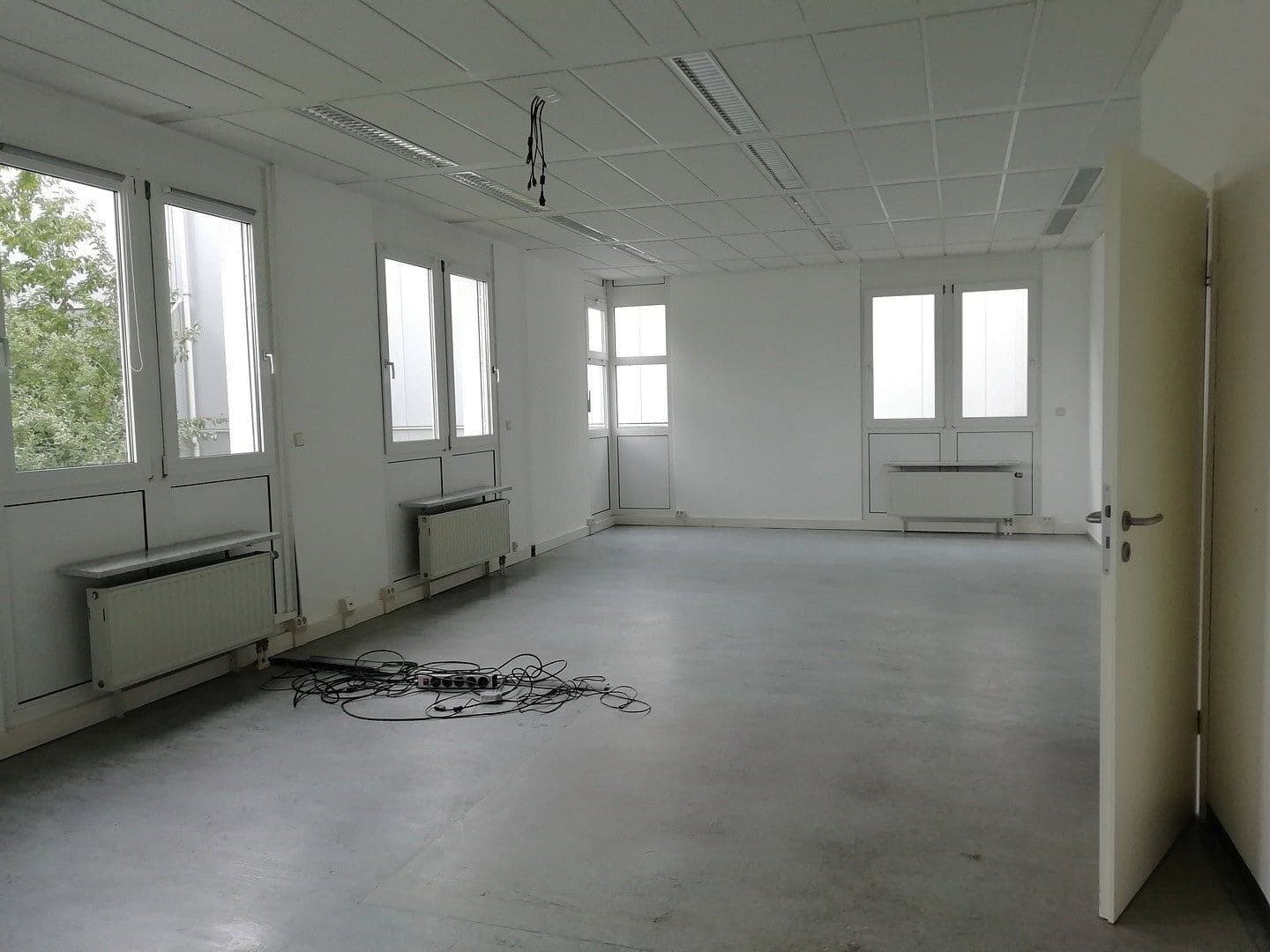 Pronájem kanceláře 217 m², Freiberg am Neckar, Bádensko-Württembersko Pronájem kanceláře 217 m², Freiberg am Neckar, Bádensko-Württembersko