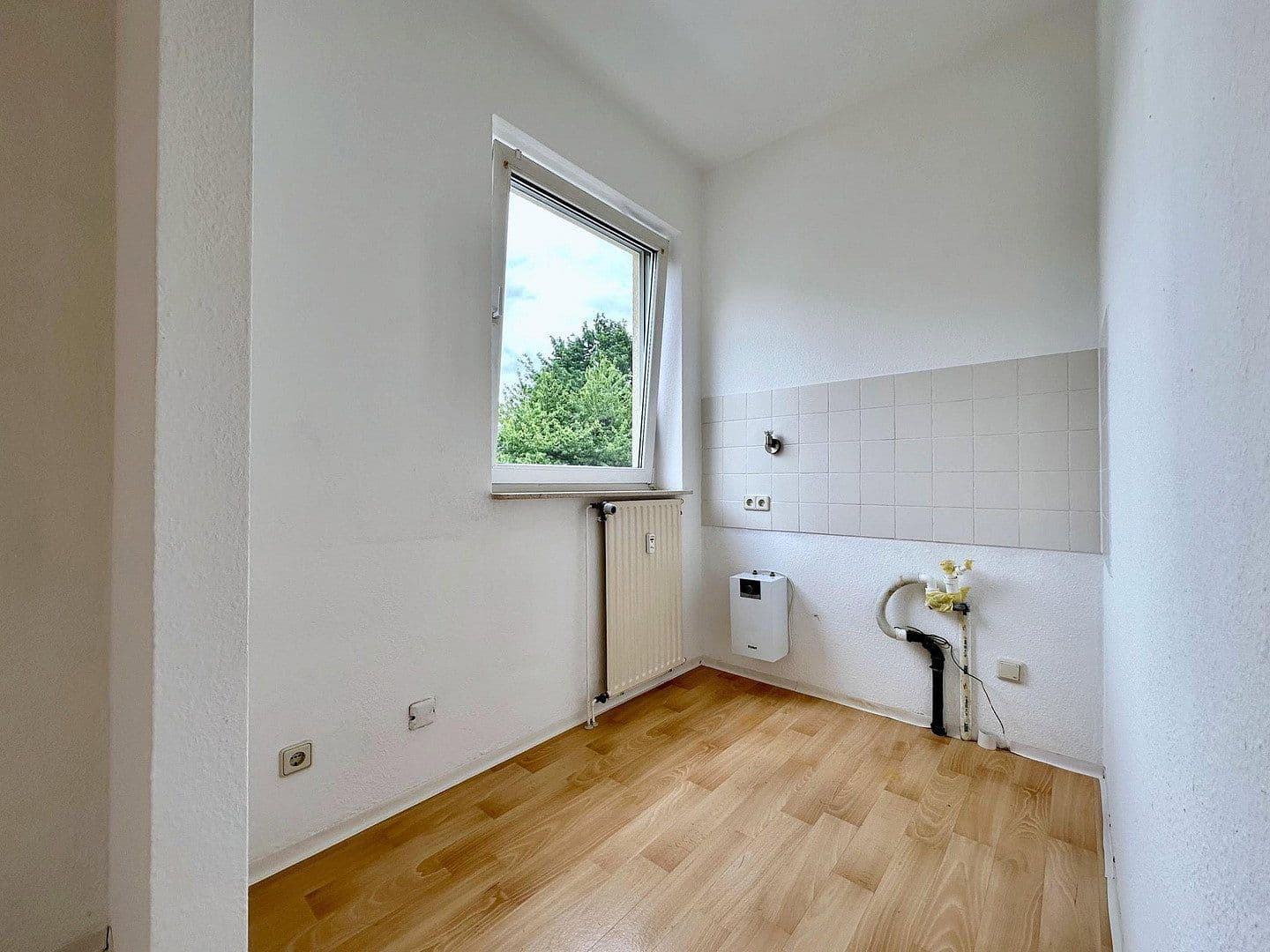 Pronájem bytu 2+1 54 m², Salvador-Allende-Straße 29, Rostock, Mecklenburg-Vorpommern Pronájem bytu 2+1 54 m², Salvador-Allende-Straße 29, Rostock, Mecklenburg-Vorpommern
