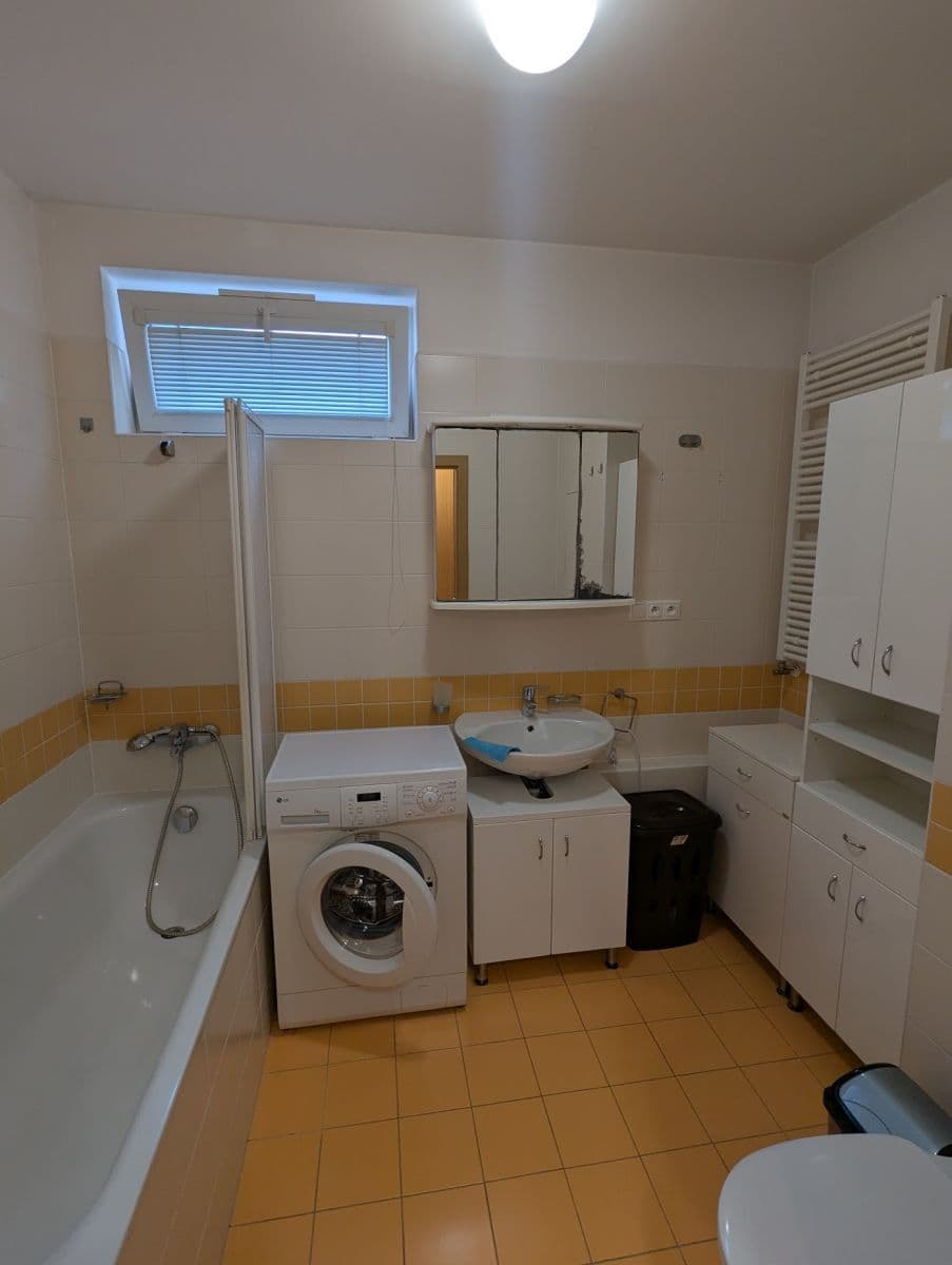 Pronájem bytu 2+kk 57 m², U Hostavického potoka, Praha, Praha Pronájem bytu 2+kk 57 m², U Hostavického potoka, Praha, Praha