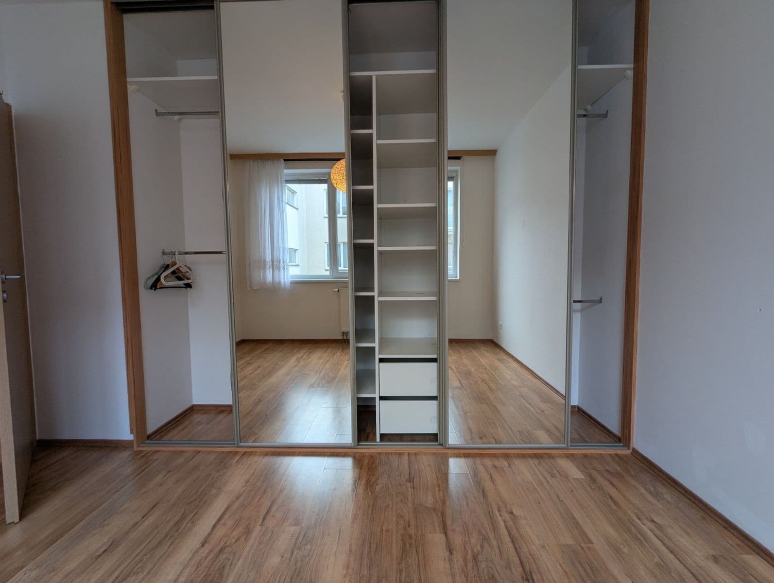 Pronájem bytu 2+kk 57 m², U Hostavického potoka, Praha, Praha Pronájem bytu 2+kk 57 m², U Hostavického potoka, Praha, Praha