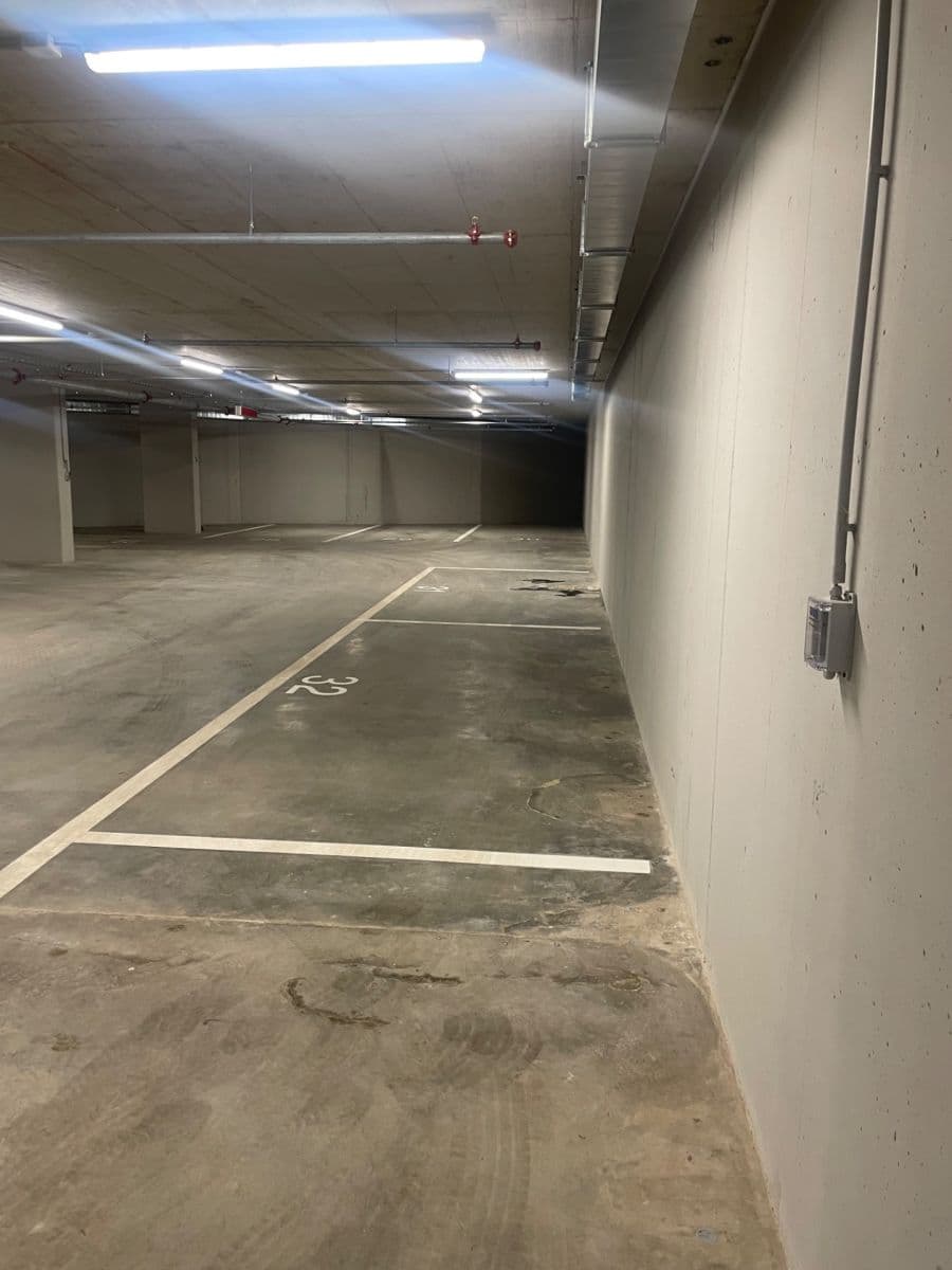 Pronájem garáže 4 m², Krymská, Praha, Praha Pronájem garáže 4 m², Krymská, Praha, Praha